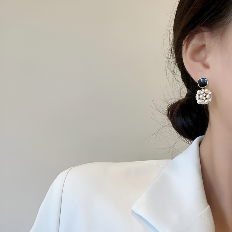 Pearl Rhinestones Earrings - Image 6