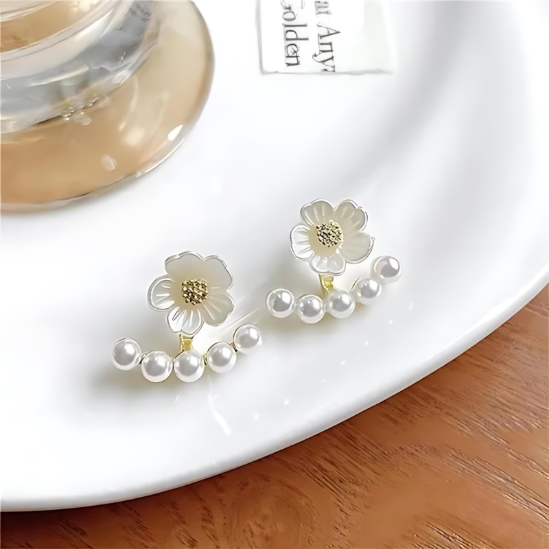 Flower Pearl Ear Studs